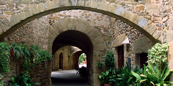 Carrer de Monells